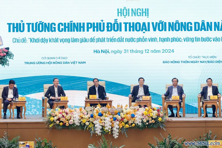 Thủ tướng đối thoại với nông dân， nói về kỳ tích xuất khẩu kỷ lục 62，5 tỉ USD - Ảnh 1.